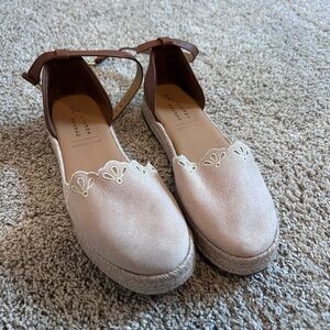 LC Lauren Conrad platform Sandals